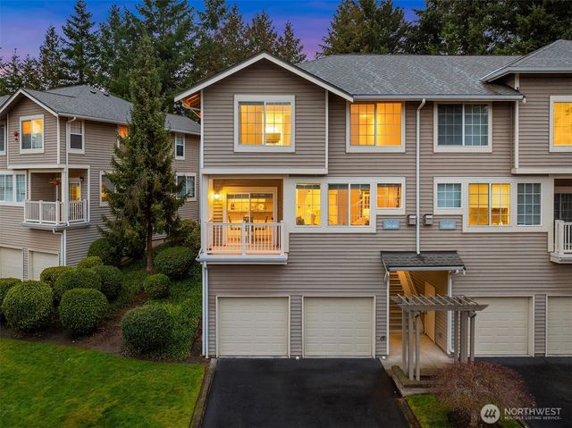 18646 NE 57th Way, Redmond, WA 98052