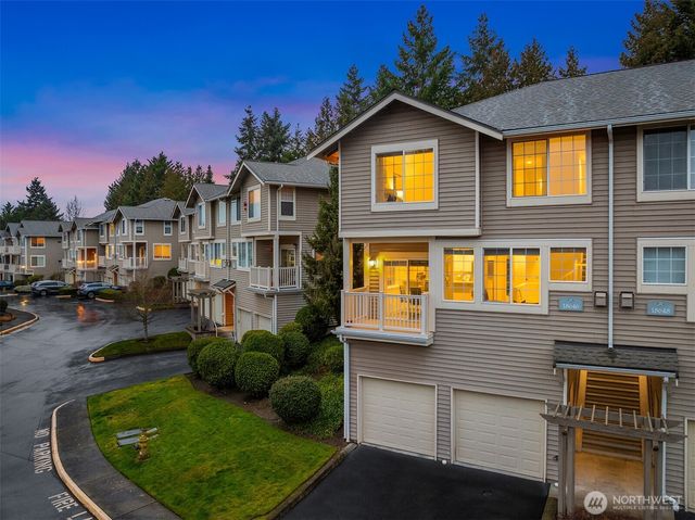 18646 NE 57th Way, Redmond, WA 98052