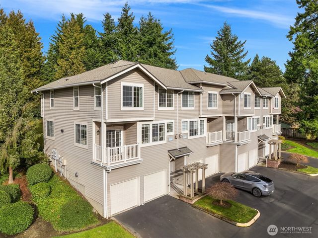 18646 NE 57th Way, Redmond, WA 98052