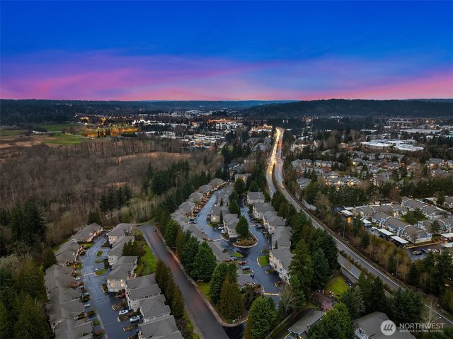 18646 NE 57th Way, Redmond, WA 98052