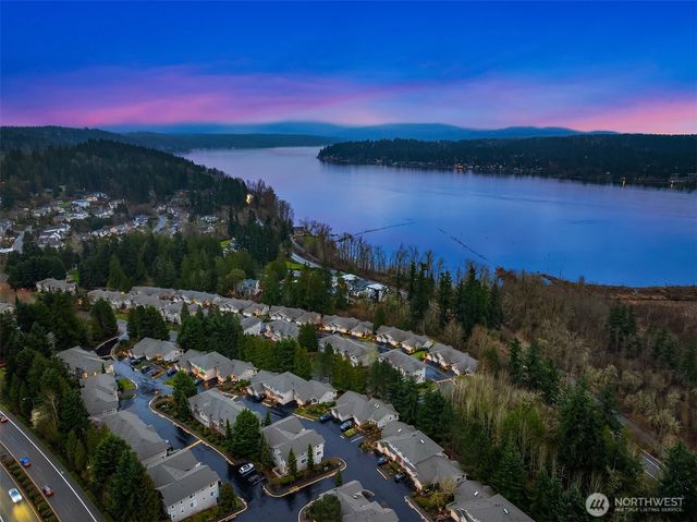 18646 NE 57th Way, Redmond, WA 98052