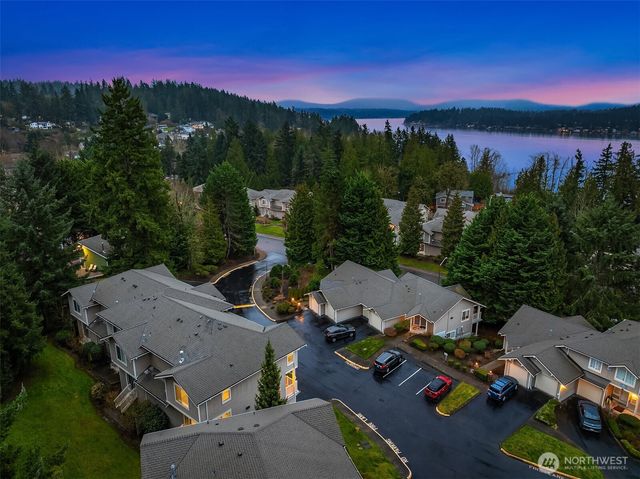 18646 NE 57th Way, Redmond, WA 98052