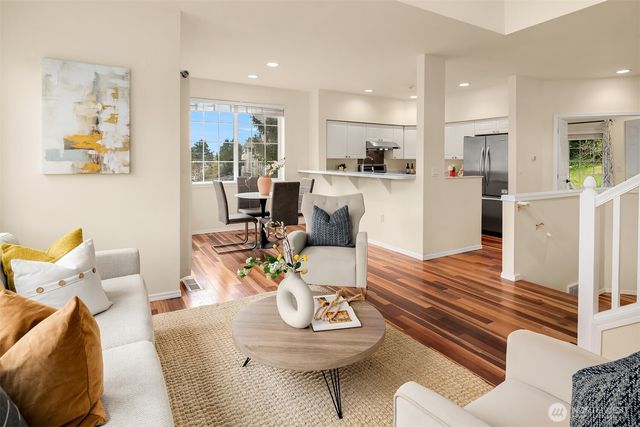 18646 NE 57th Way, Redmond, WA 98052