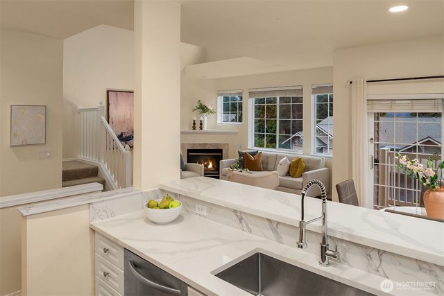 18646 NE 57th Way, Redmond, WA 98052