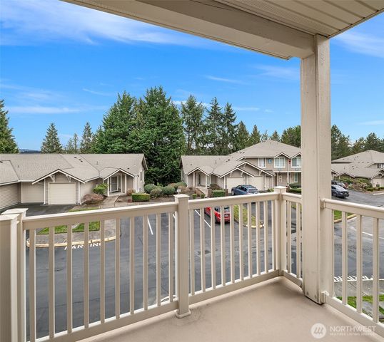 18646 NE 57th Way, Redmond, WA 98052