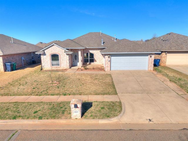 909 Greenfield Avenue, Yukon, OK 73099