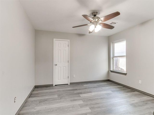 909 Greenfield Avenue, Yukon, OK 73099