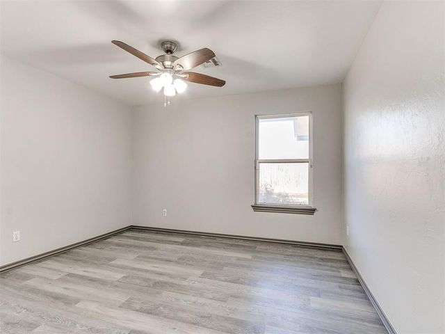 909 Greenfield Avenue, Yukon, OK 73099