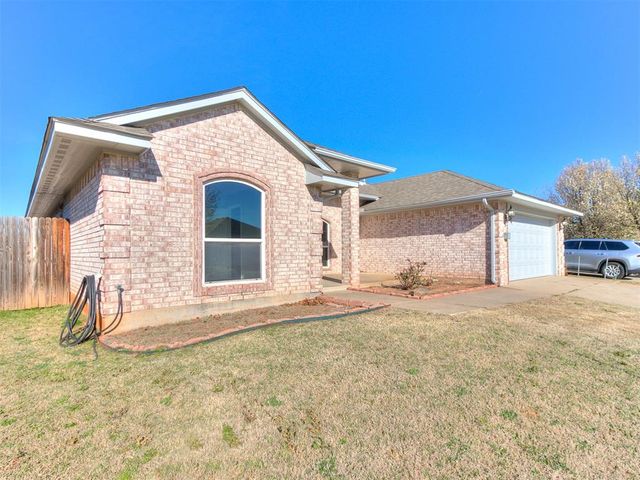 909 Greenfield Avenue, Yukon, OK 73099