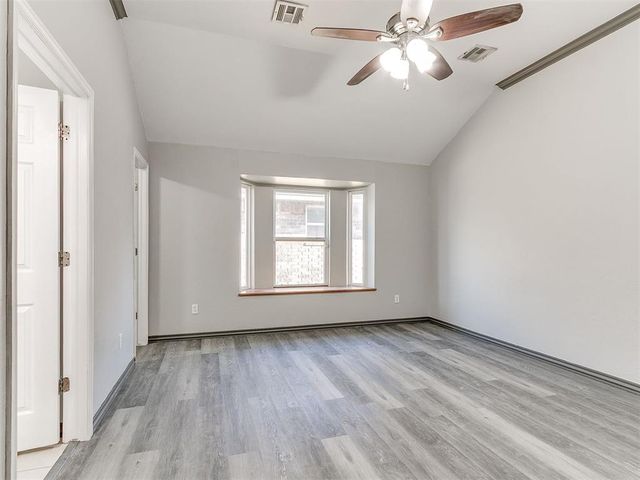 909 Greenfield Avenue, Yukon, OK 73099