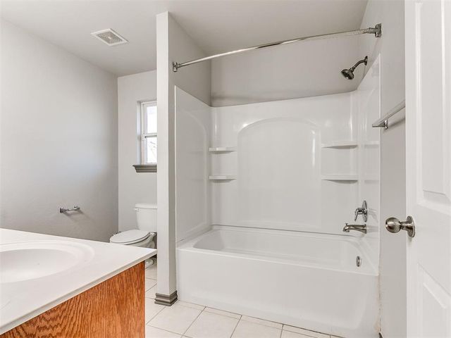 909 Greenfield Avenue, Yukon, OK 73099