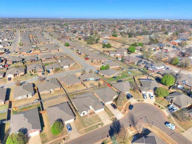 909 Greenfield Avenue, Yukon, OK 73099