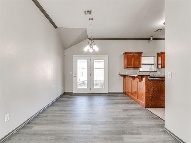 909 Greenfield Avenue, Yukon, OK 73099