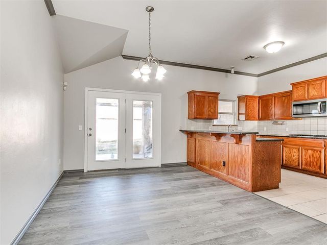 909 Greenfield Avenue, Yukon, OK 73099