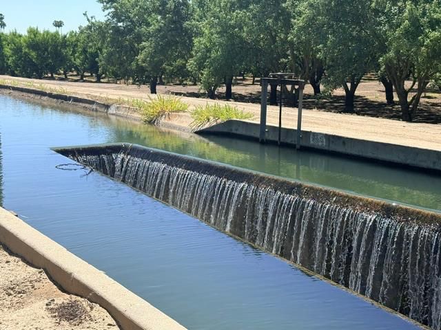 4800 Service Rd, Ceres, CA 95307