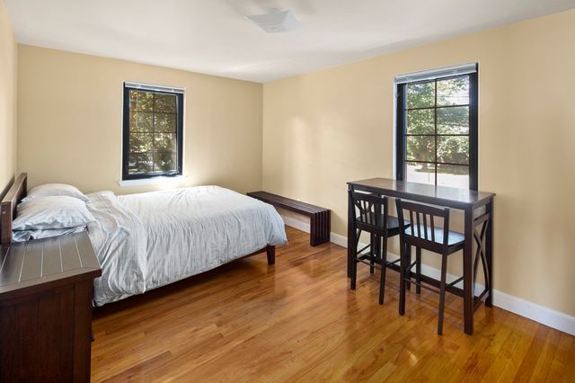 40 Pierce Rd 40, Watertown, MA 02472