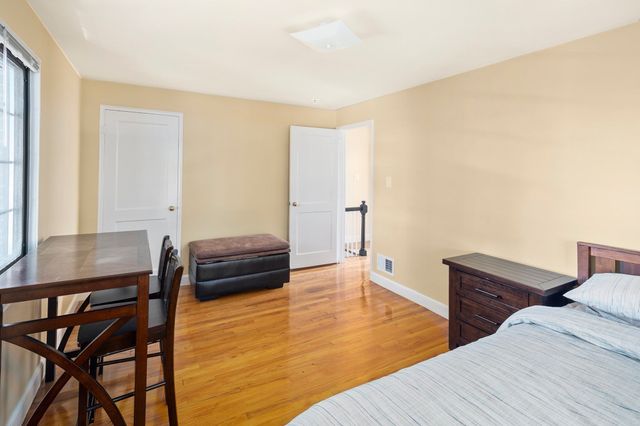 40 Pierce Rd 40, Watertown, MA 02472