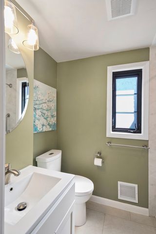 40 Pierce Rd 40, Watertown, MA 02472