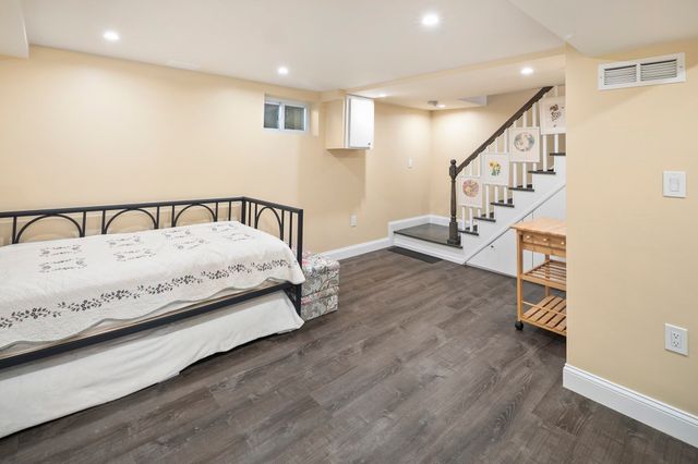 40 Pierce Rd 40, Watertown, MA 02472