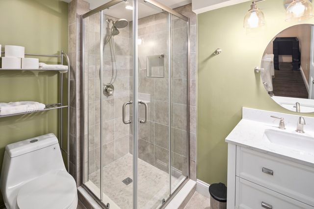 40 Pierce Rd 40, Watertown, MA 02472