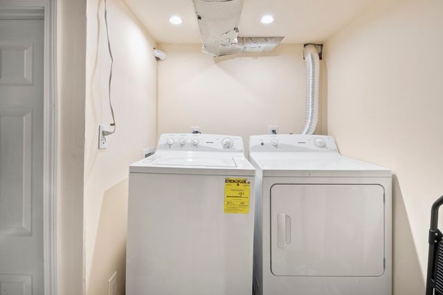 40 Pierce Rd 40, Watertown, MA 02472