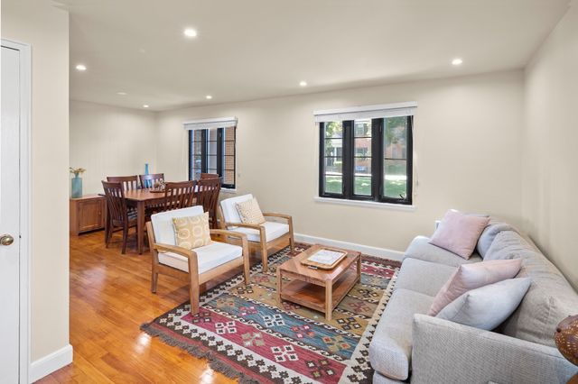 40 Pierce Rd 40, Watertown, MA 02472