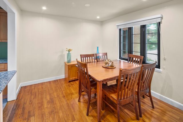 40 Pierce Rd 40, Watertown, MA 02472