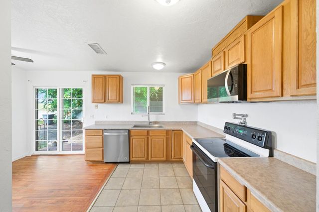1752 Hungry Hollow Rd, Lincoln, CA 95648