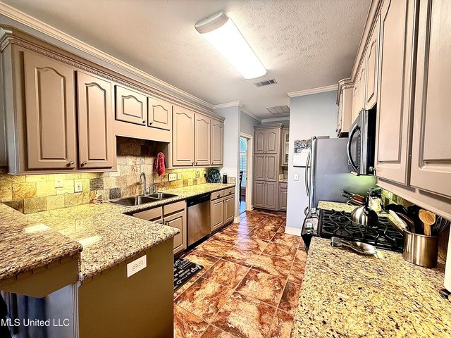 103 Oak Meadow Drive, Clinton, MS 39056