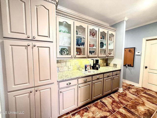 103 Oak Meadow Drive, Clinton, MS 39056