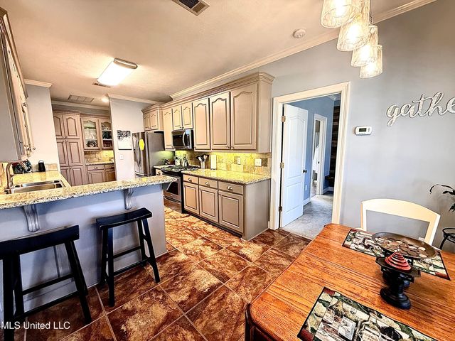 103 Oak Meadow Drive, Clinton, MS 39056