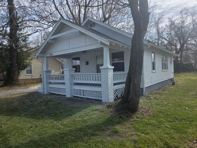 1330 W Atlantic Street, Springfield, MO 65803