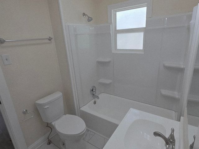 1330 W Atlantic Street, Springfield, MO 65803