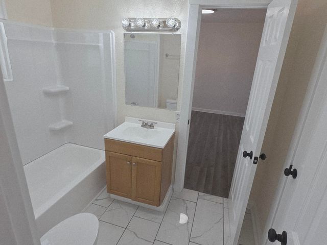 1330 W Atlantic Street, Springfield, MO 65803