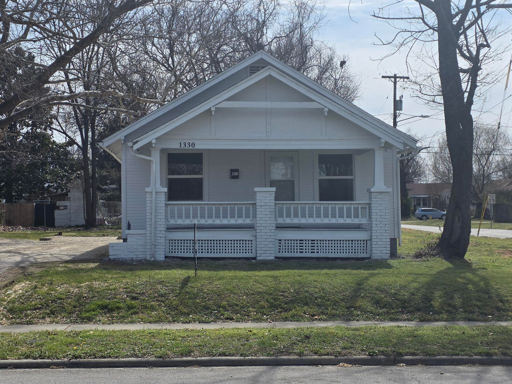 1330 W Atlantic Street, Springfield, MO 65803