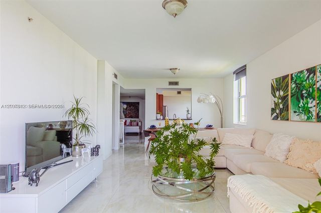 3340 NE 190th Street 1101, Aventura, FL 33180
