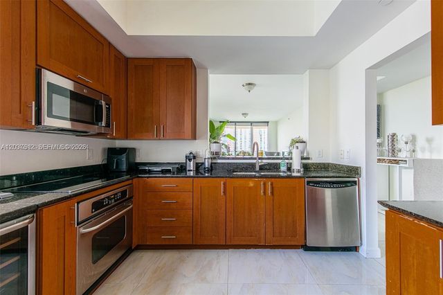 3340 NE 190th Street 1101, Aventura, FL 33180