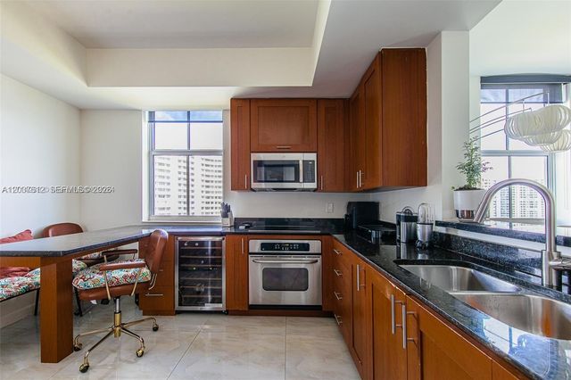 3340 NE 190th Street 1101, Aventura, FL 33180