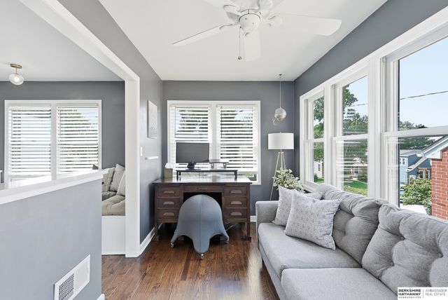 6328 William Street, Omaha, NE 68106