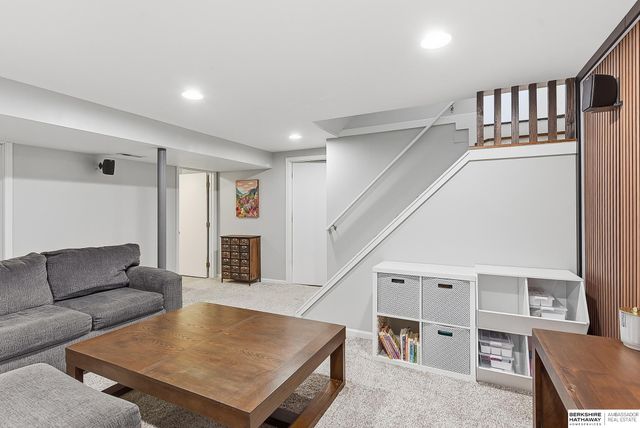 6328 William Street, Omaha, NE 68106