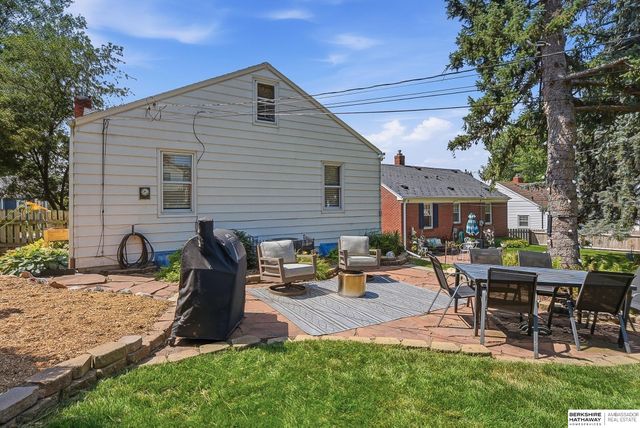 6328 William Street, Omaha, NE 68106