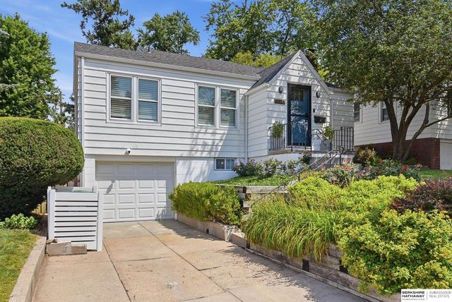 6328 William Street, Omaha, NE 68106