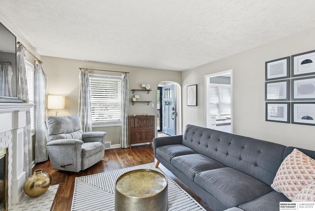 6328 William Street, Omaha, NE 68106