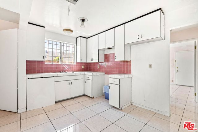 711 N Priscilla Lane, Burbank, CA 91505