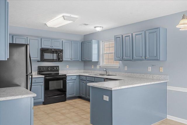 113 White Oak Trace, Lexington, KY 40511