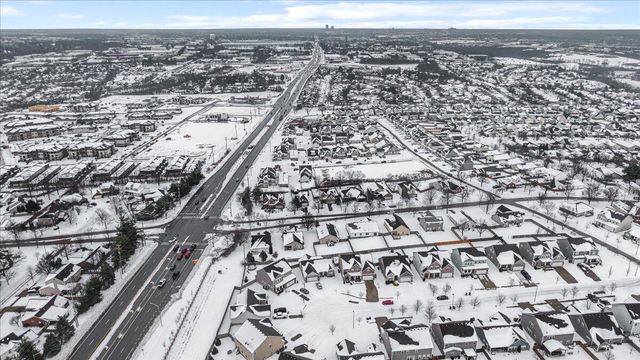 113 White Oak Trace, Lexington, KY 40511