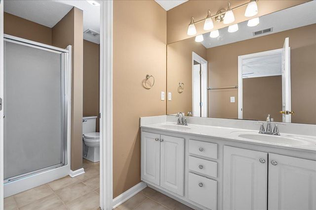 113 White Oak Trace, Lexington, KY 40511