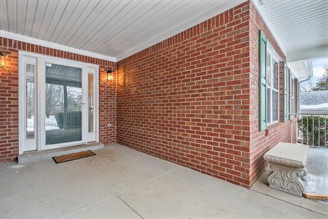 113 White Oak Trace, Lexington, KY 40511