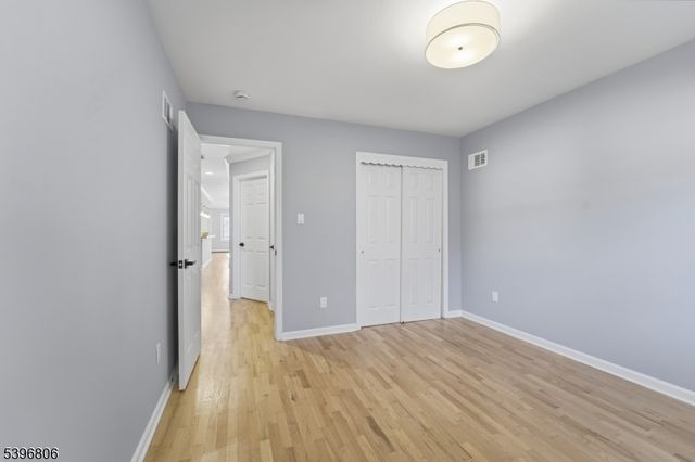 21 Lincoln Pkwy, Bayonne City, NJ 07002