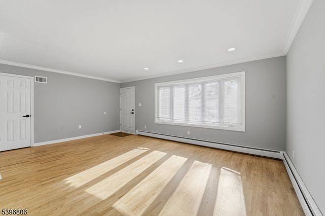 21 Lincoln Pkwy, Bayonne City, NJ 07002